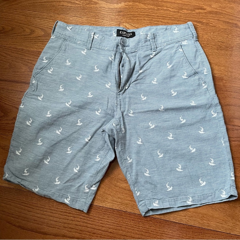 Express Classic Fit Men Shorts 30